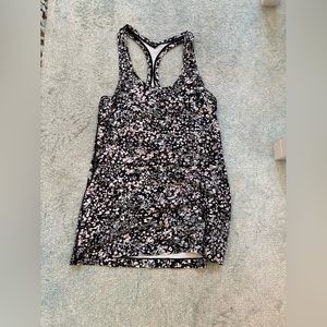 Lululemon cool racerback tank. Size 6. Floral
